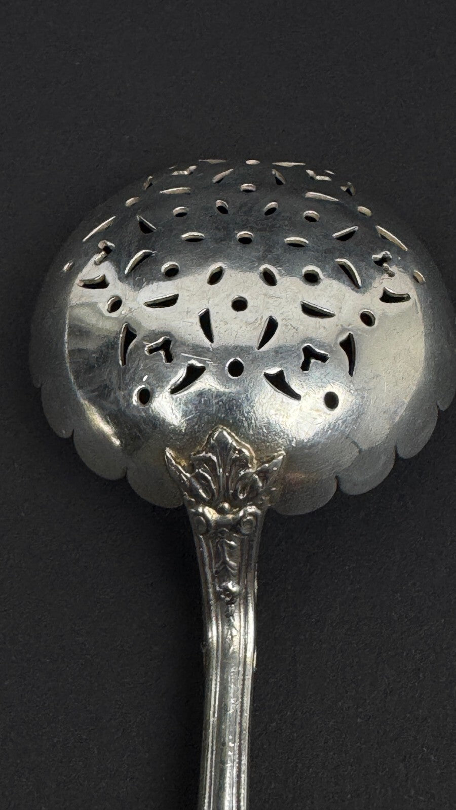 Ancienne Saupoudreuse de Style Louis XV en Métal Argenté 13 cm vers 1900