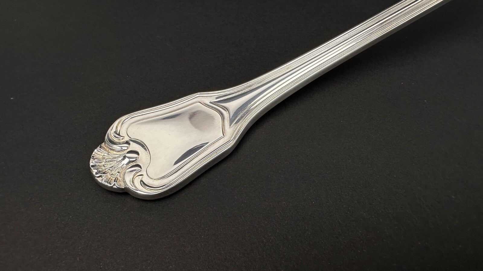 Christofle,  louche de service, modèle Port Royal, Paris. Neuve.