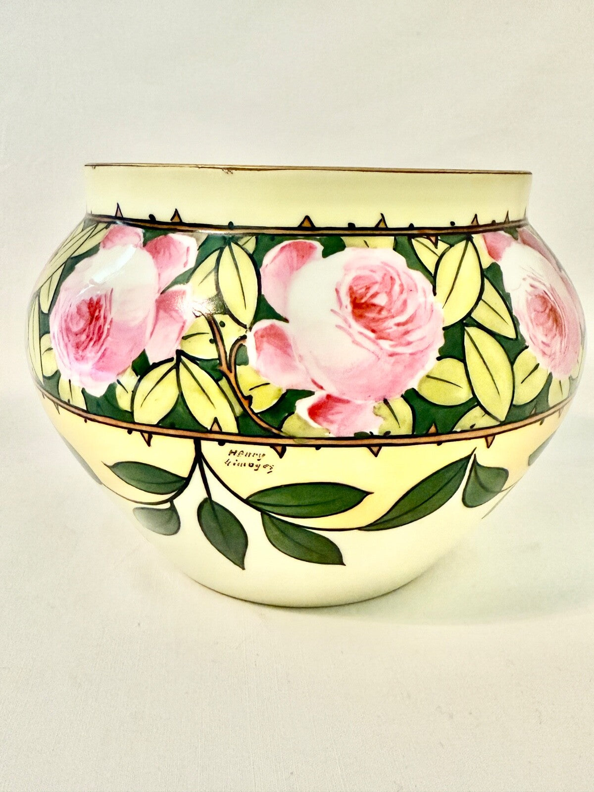Vase en porcelaine de Limoges T & V - Tressemann & Vogt - Maury Limoges