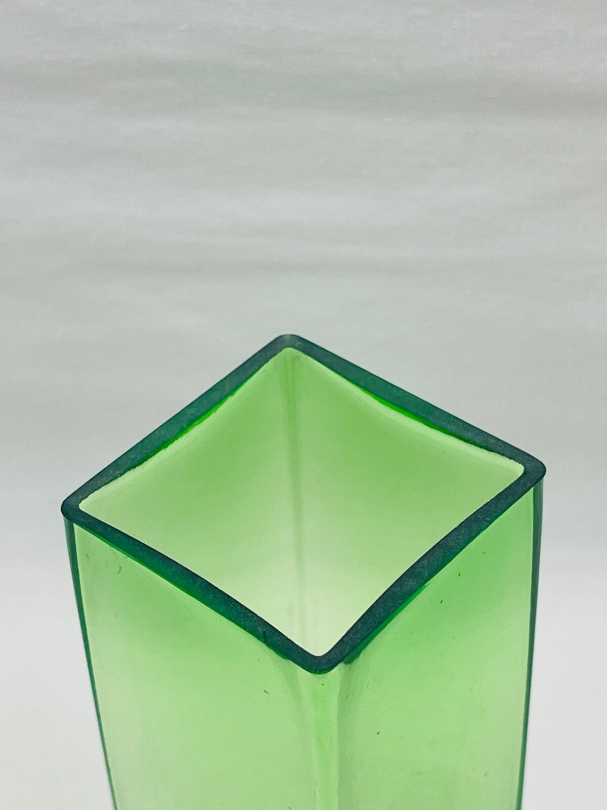 Vase, soliflore en Murano doublé vert n°2