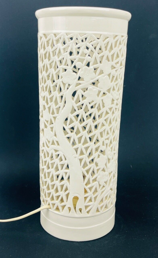 Lampe en porcelaine Blanc de Chine