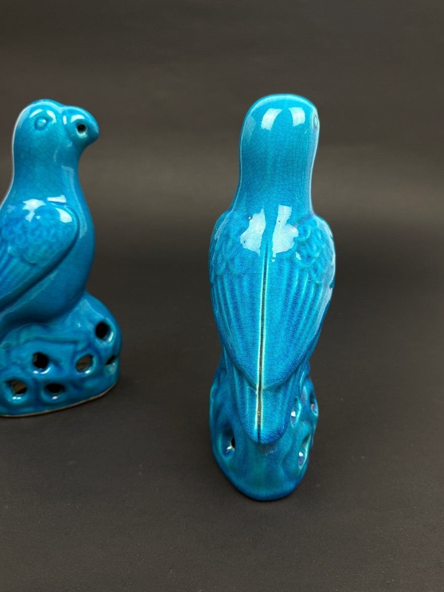 Paire de perruches en porcelaine bleue de Chine