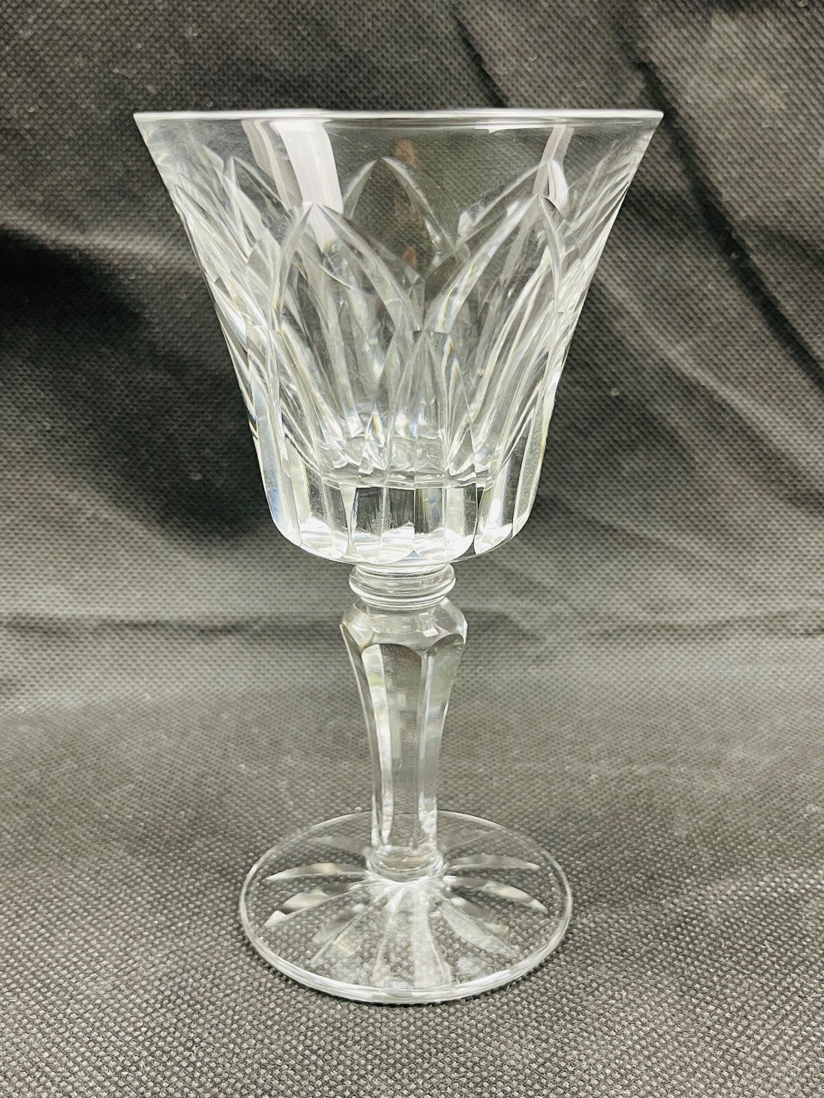 Verre à vin taille 2 en cristal Saint-Louis modèle Camargue