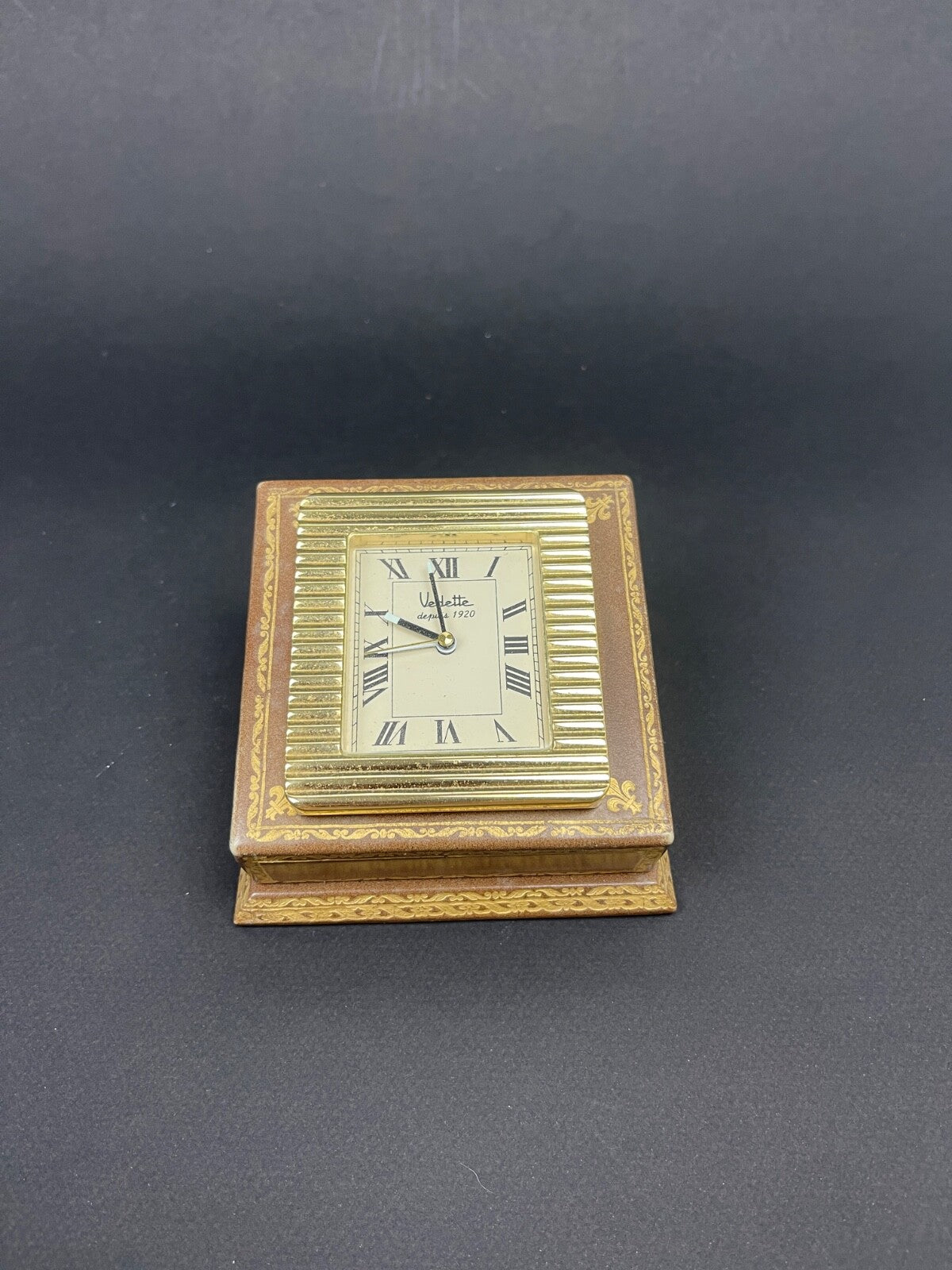 Réveil de bureau, de voyage quartz doré Vedette