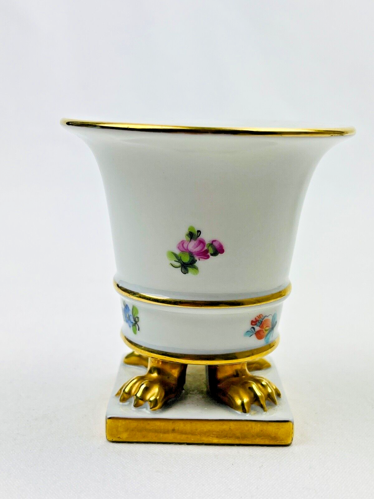 Paire de petits vases en porcelaine Herend