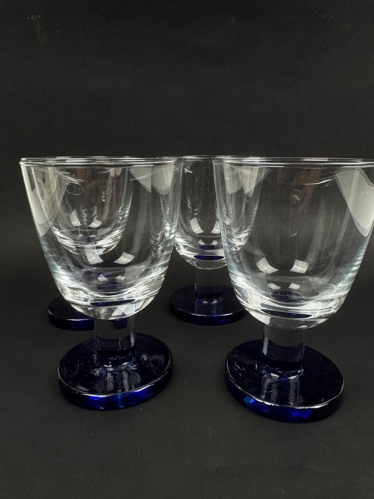 Série de 4 Très grands verres à eau Murano pied bleu