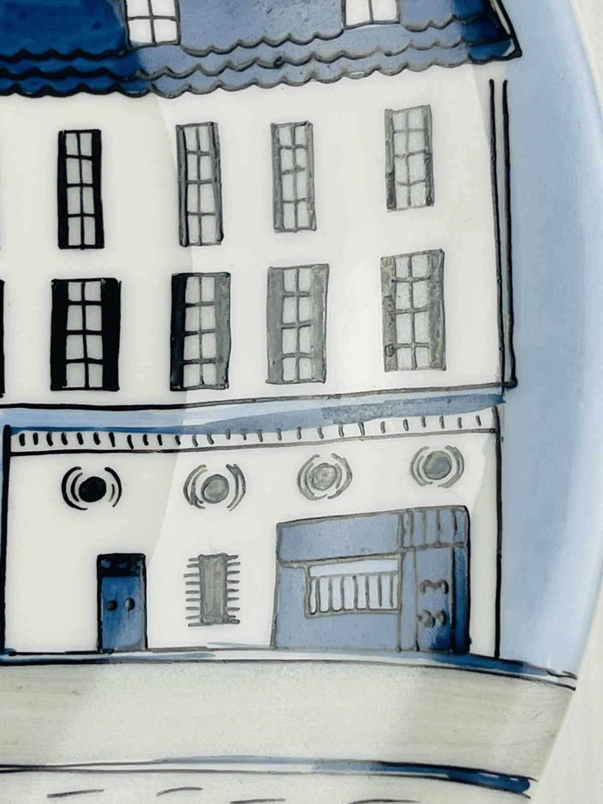 Assiette en porcelaine d'après Catherine de Boysson pour Primavera n°2