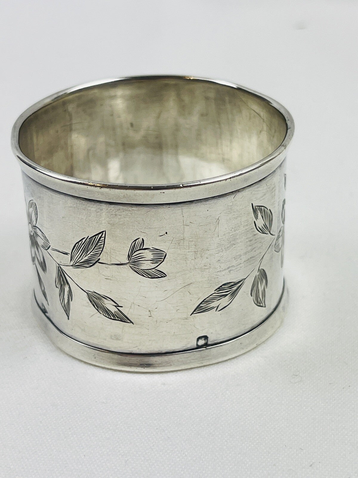 Rond de serviette en argent massif