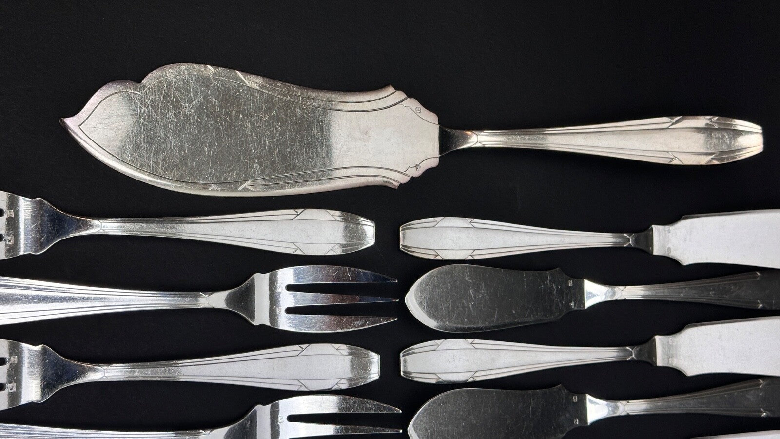 Apollo, Service à Poisson En Métal Argenté