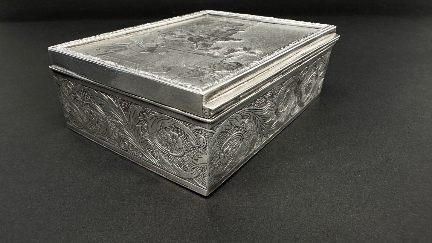 Coffret à Bijoux En Cuivre Argenté à décor de scène de danse