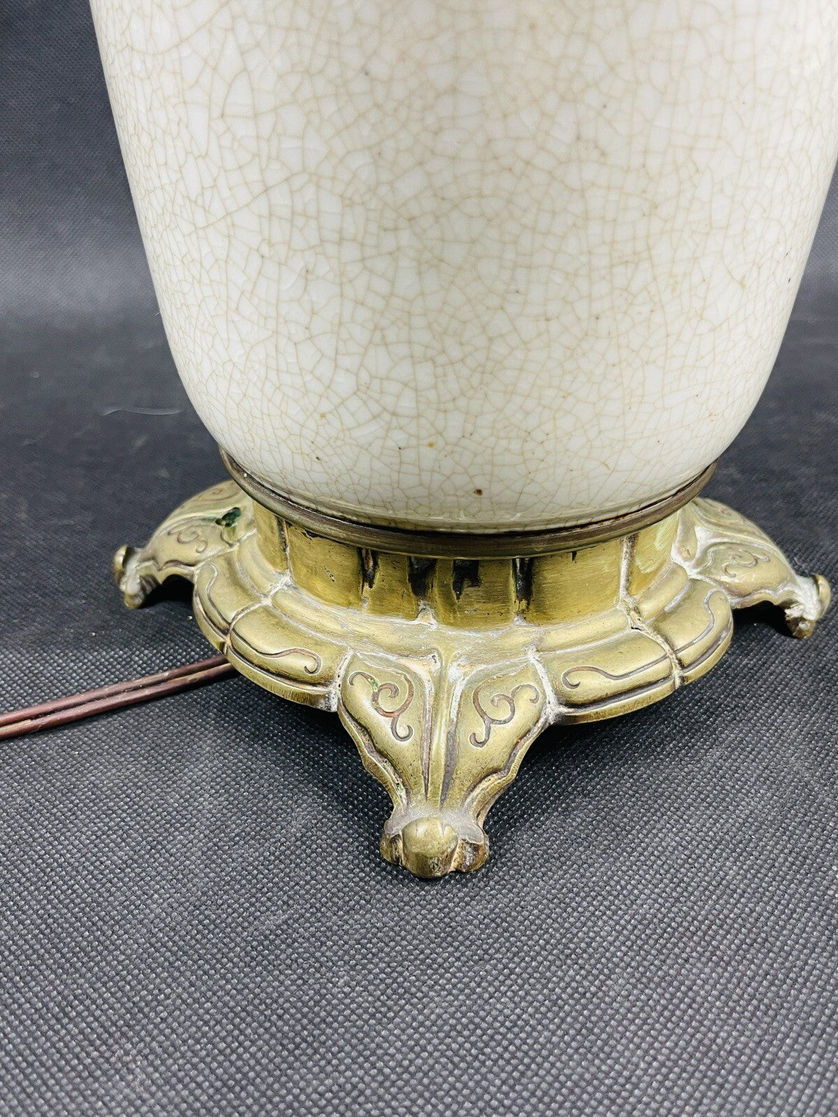 Pied de lampe en porcelaine craquelée de Chine
