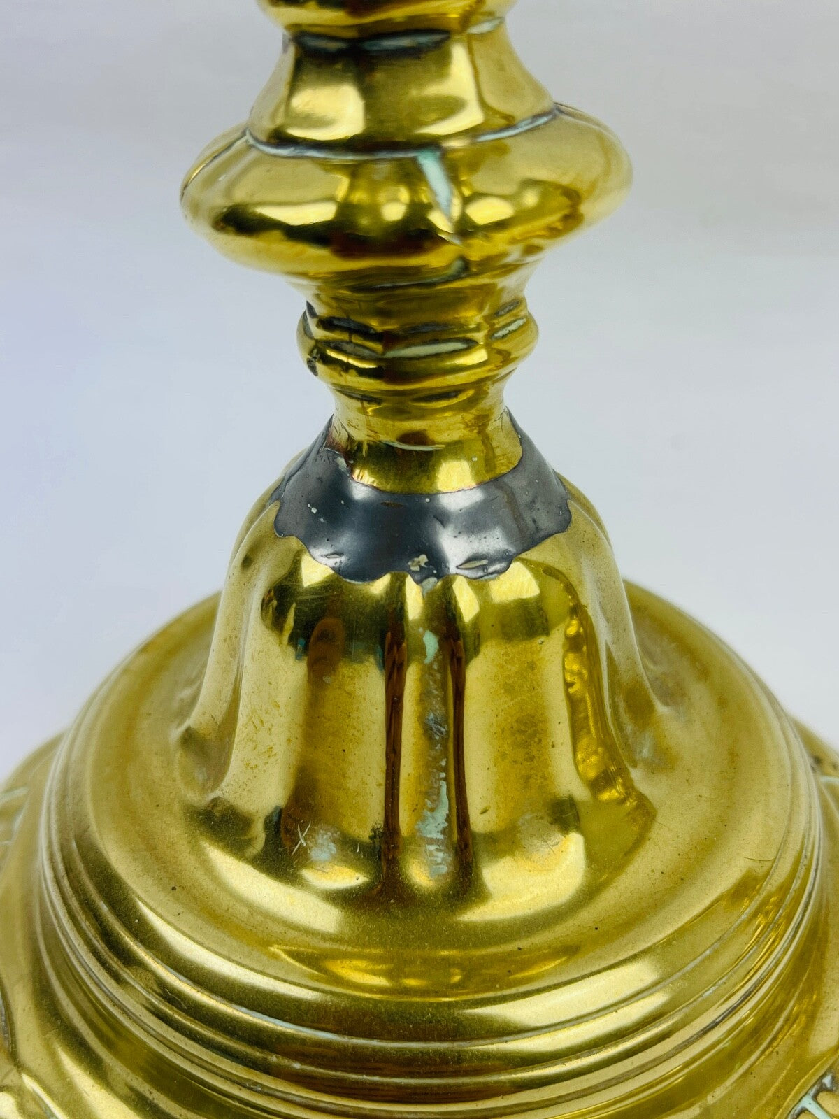 Paire de bougeoirs en bronze époque Transition