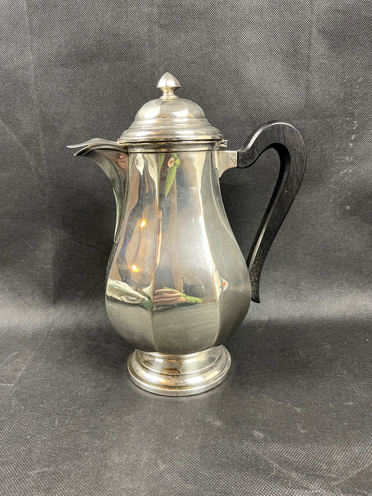 Cafetière en métal argenté