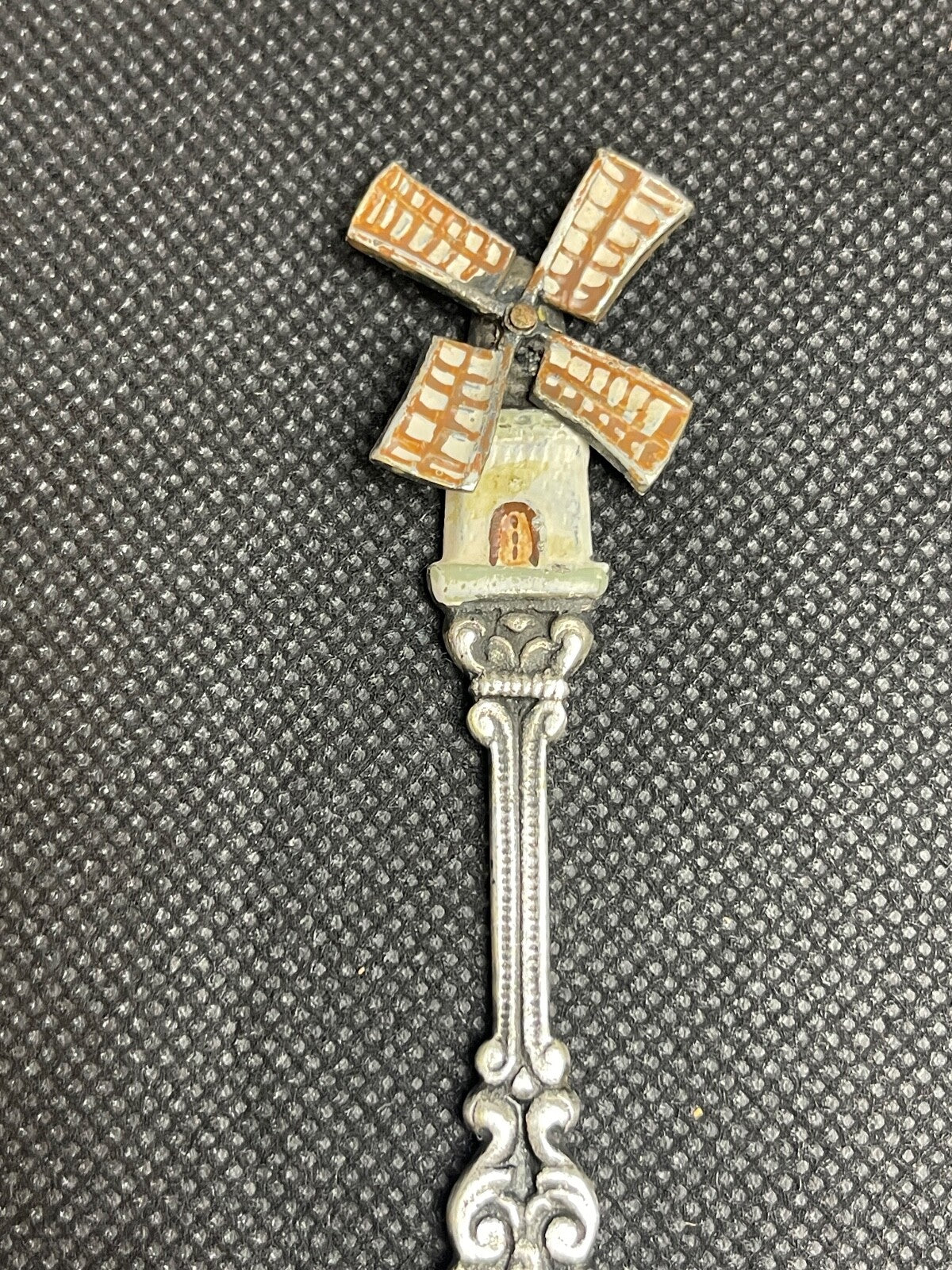 Rare cuillère souvenir  émaillée Don Quichotte, moulin, souvenir de Madrid