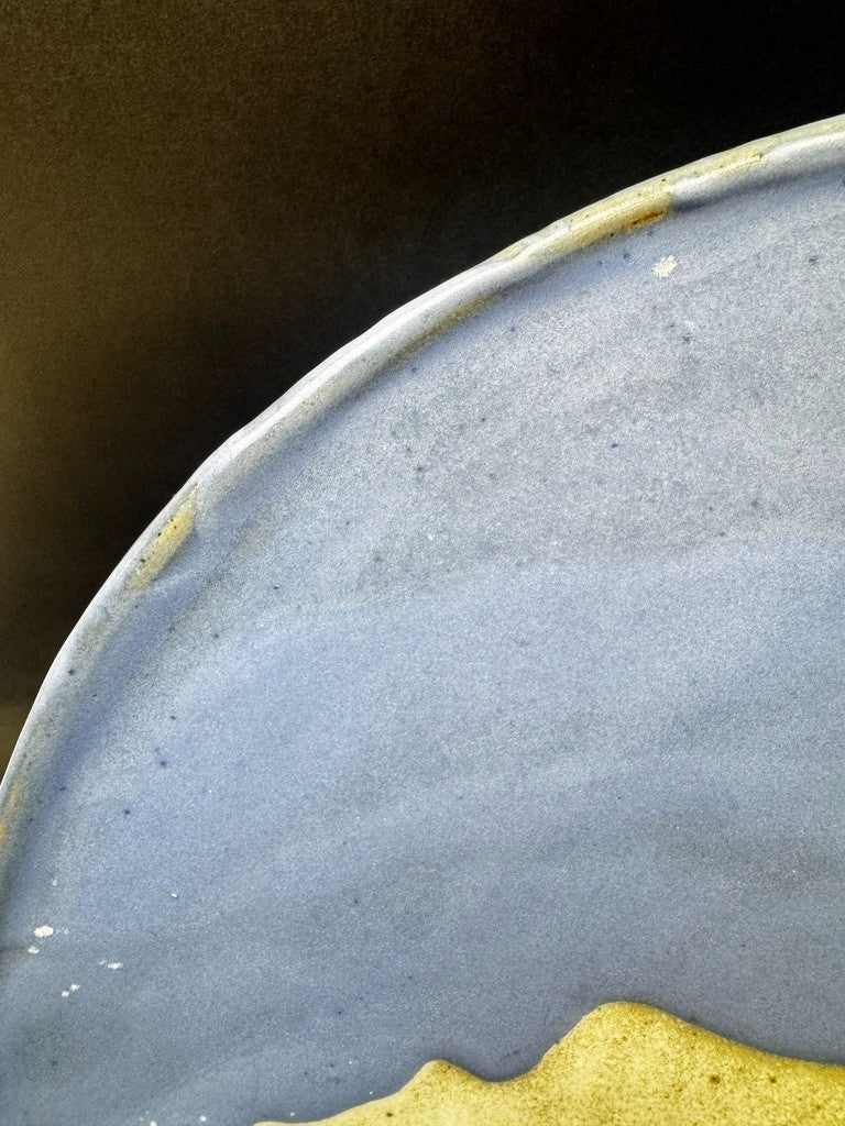 Plat décoratif céramique émaillée style Vallauris, vers 1950-60