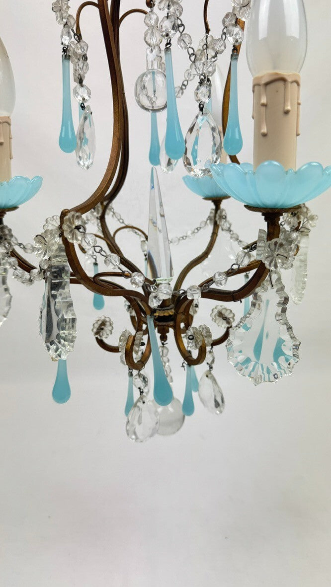 Petit lustre italien en laiton, opaline bleue et pampilles, années 50flag