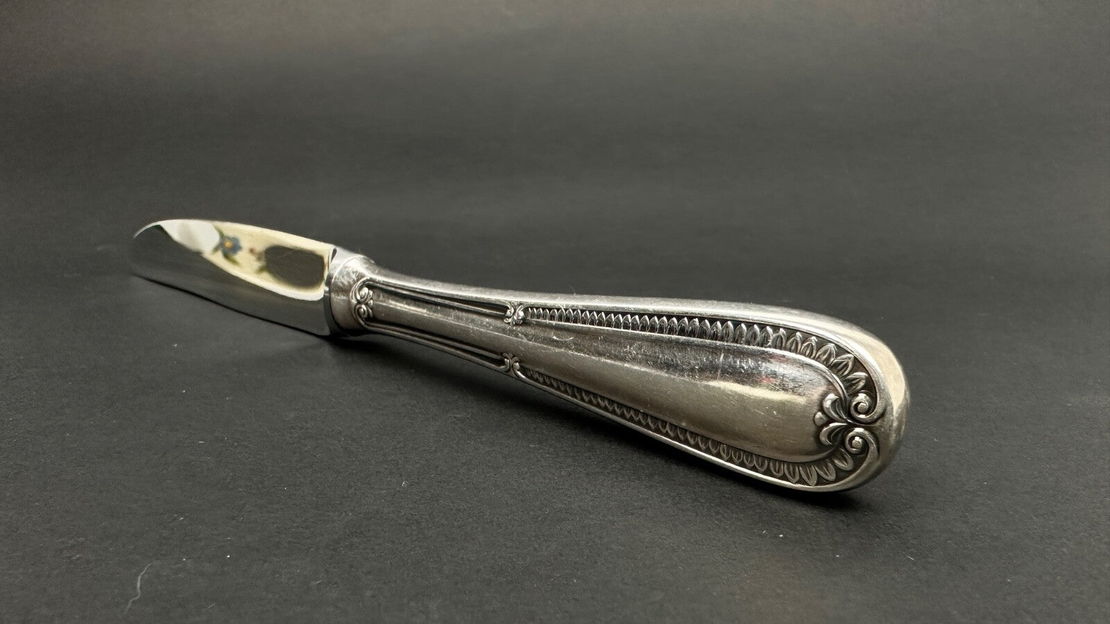 Coffret De 24 Couteaux En Métal Argenté, style Empire Restauration