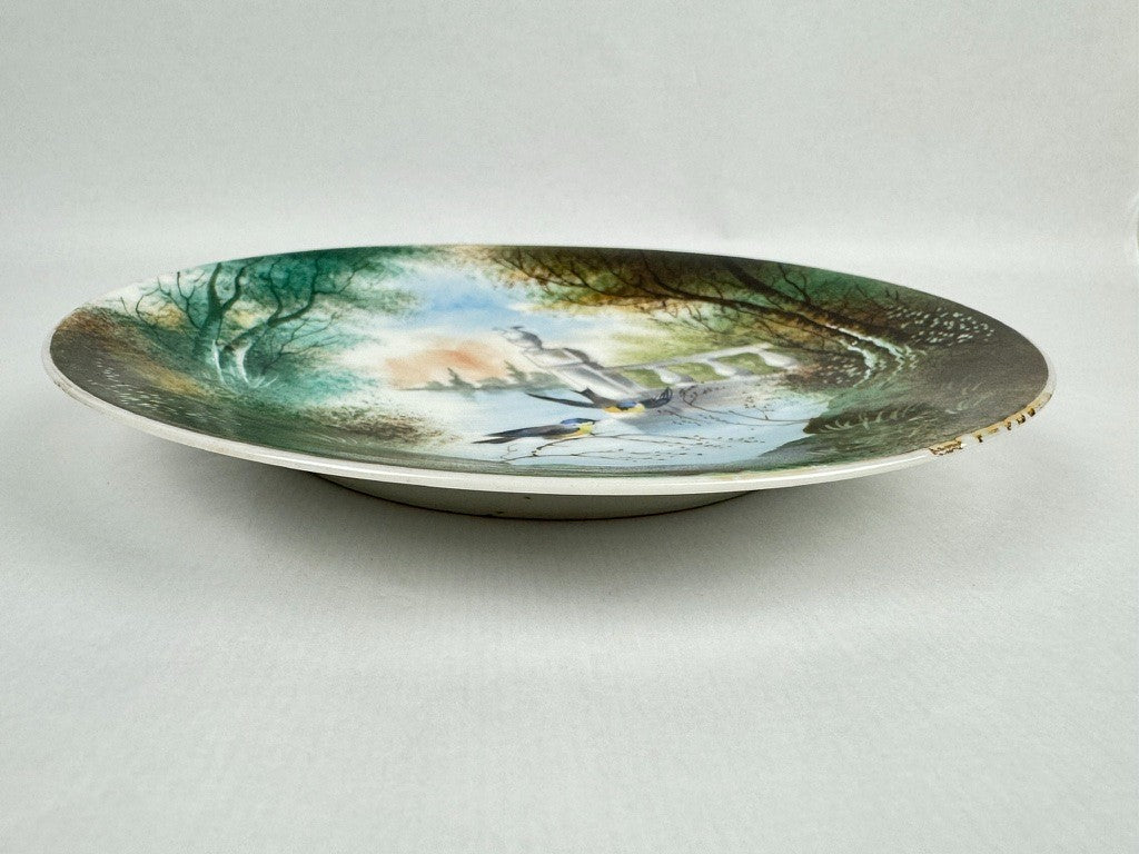 Assiette décorative peinte à la main - Décor oiseaux et paysage, Limoges - 23 cm