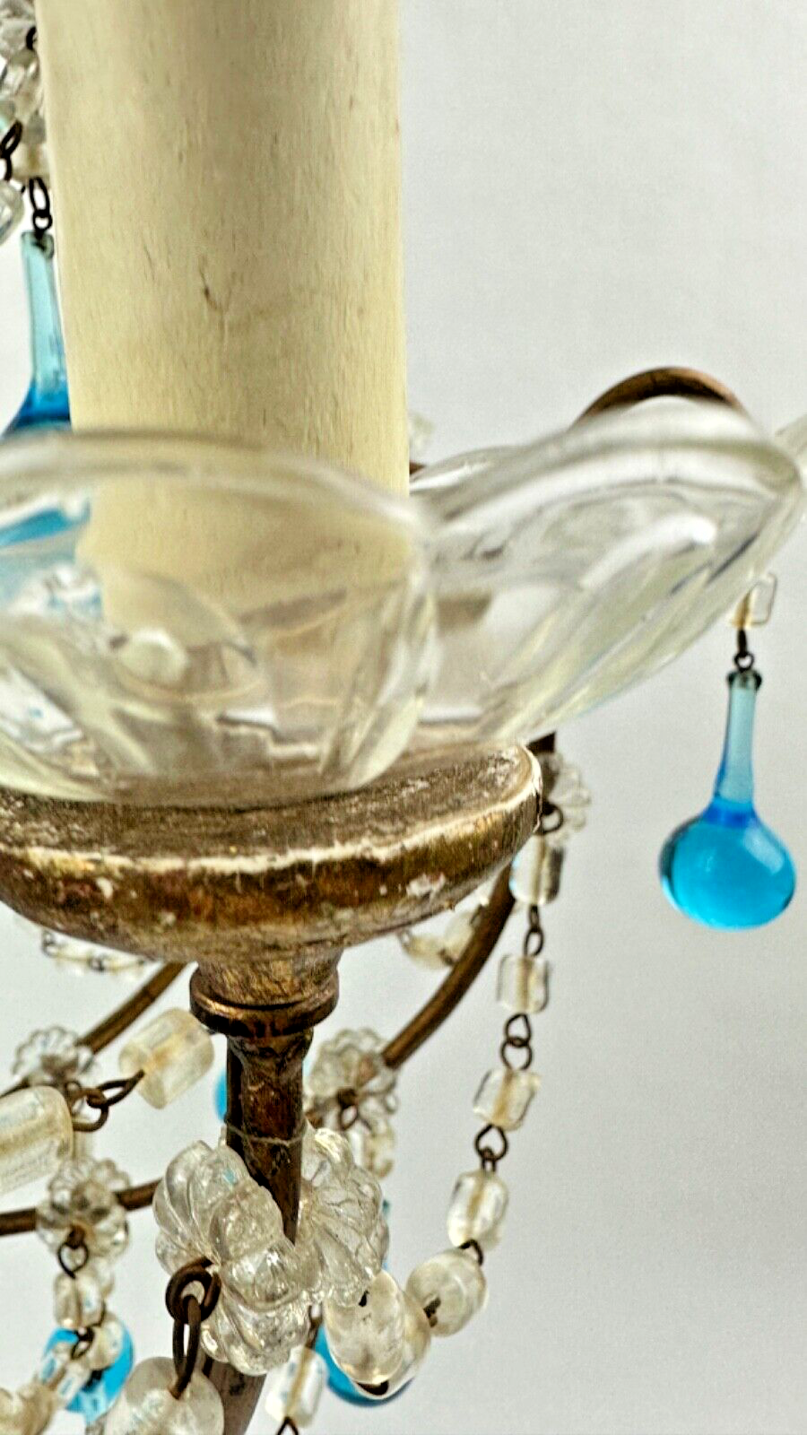 Lustre à pampilles italien perles bleues et bois doré