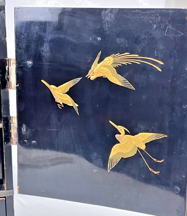 Cabinet En Laque Et Plaques De Porcelaine, Japon 19ème