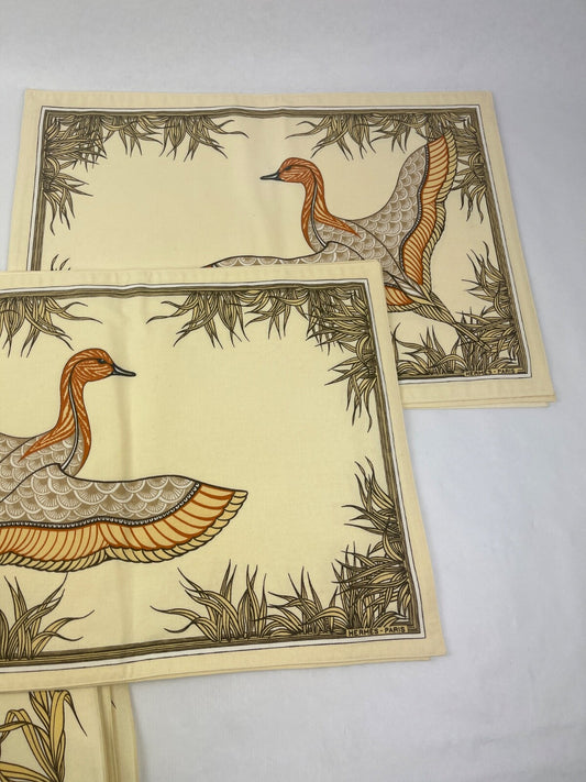 Hermès  suite de 6 sets de table et 6 serviettes motif au canard