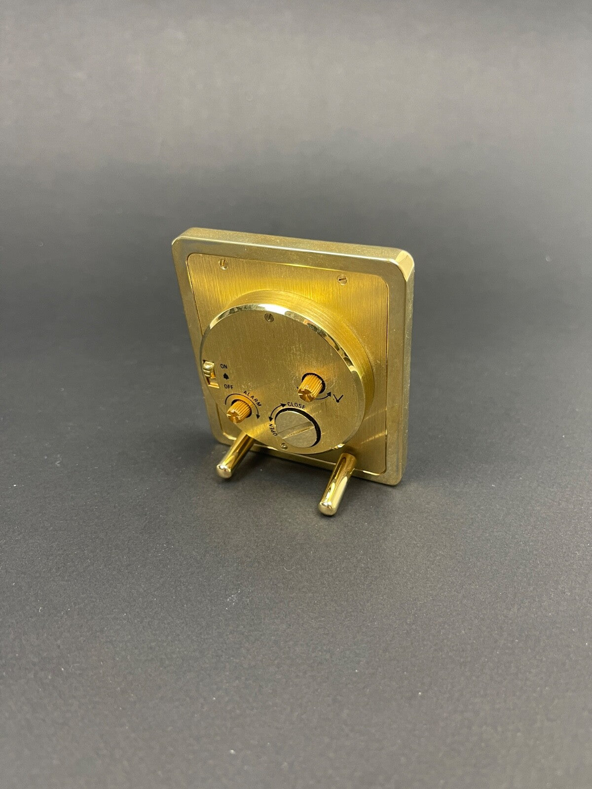 Réveil de bureau, de voyage quartz doré Vedette