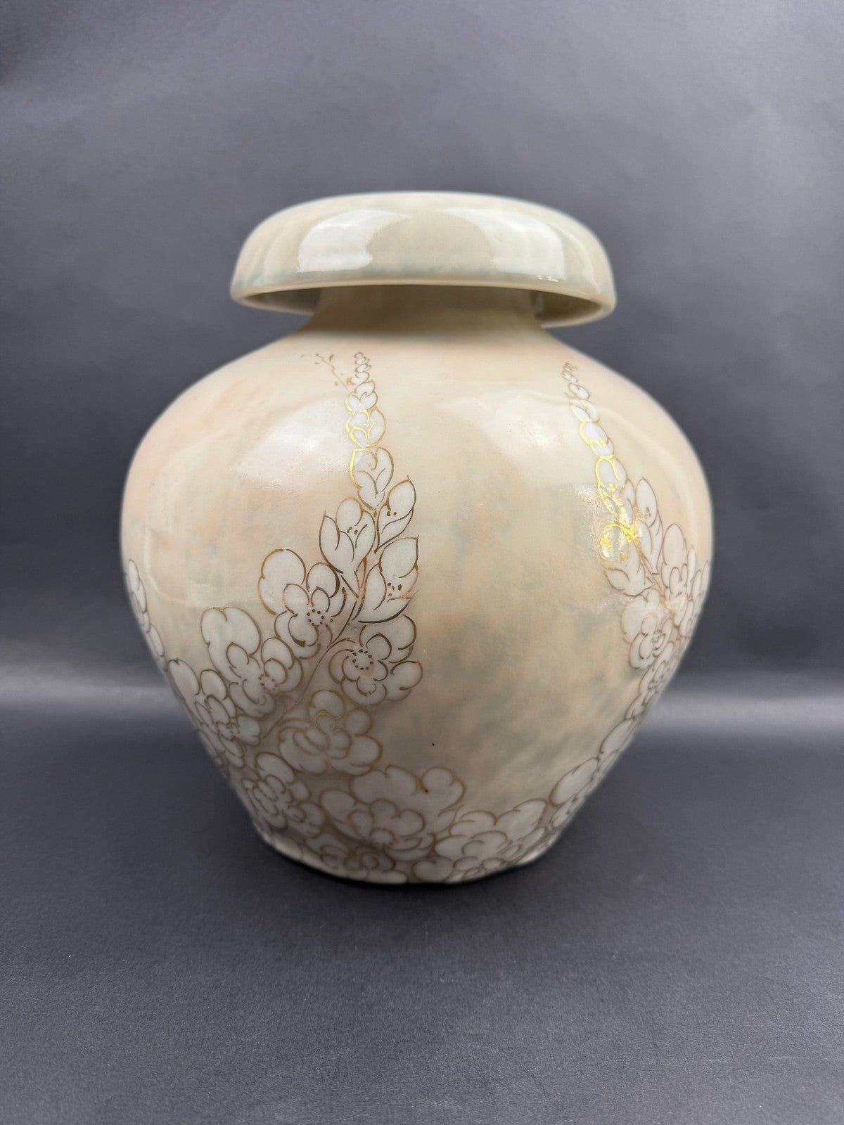 Vase Tharaud Limoges Décor floral doré Porcelaine émaillée – H 26 cm