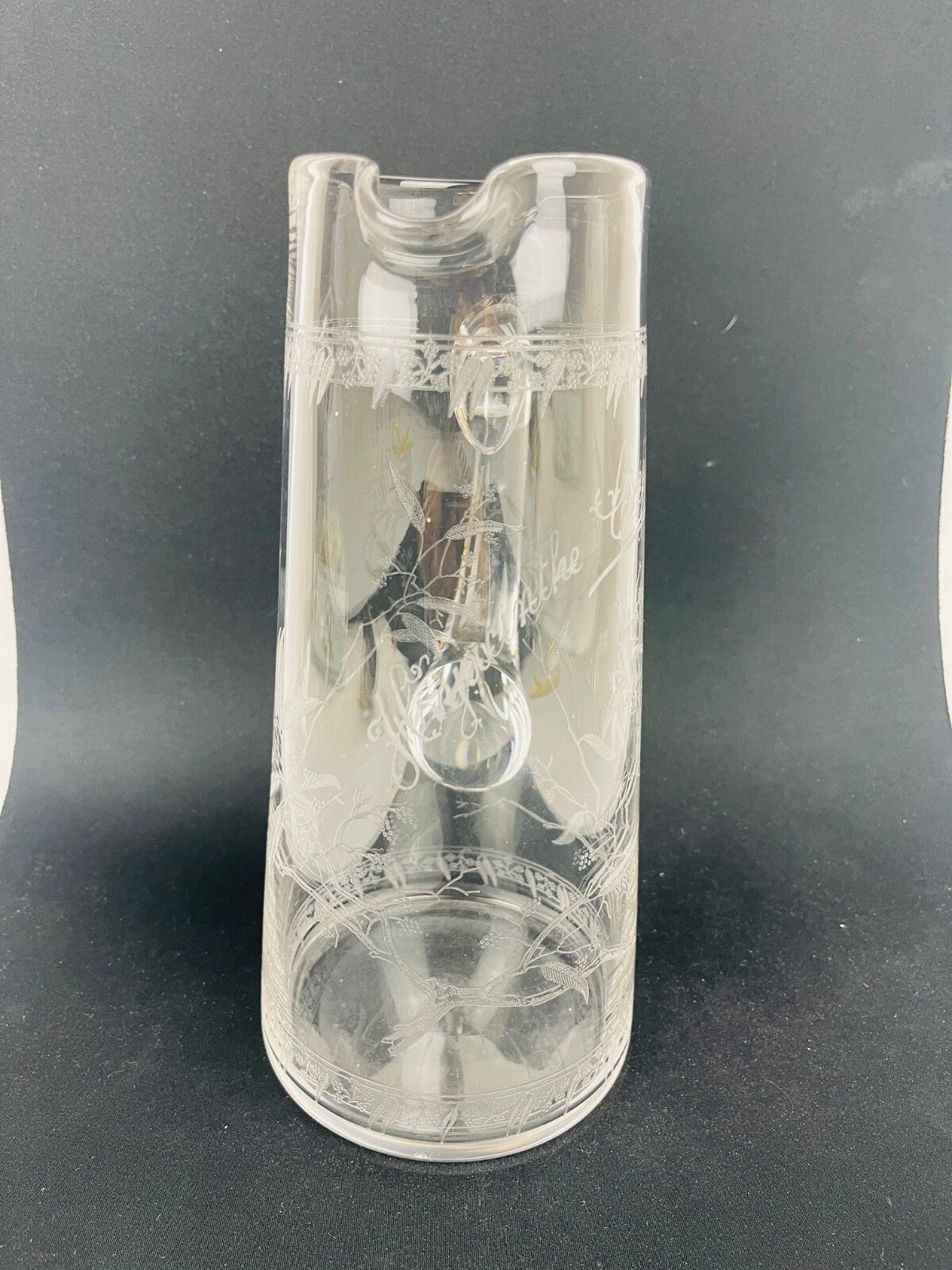 Broc à eau, pichet en cristal gravé Hyacinthe Cayla