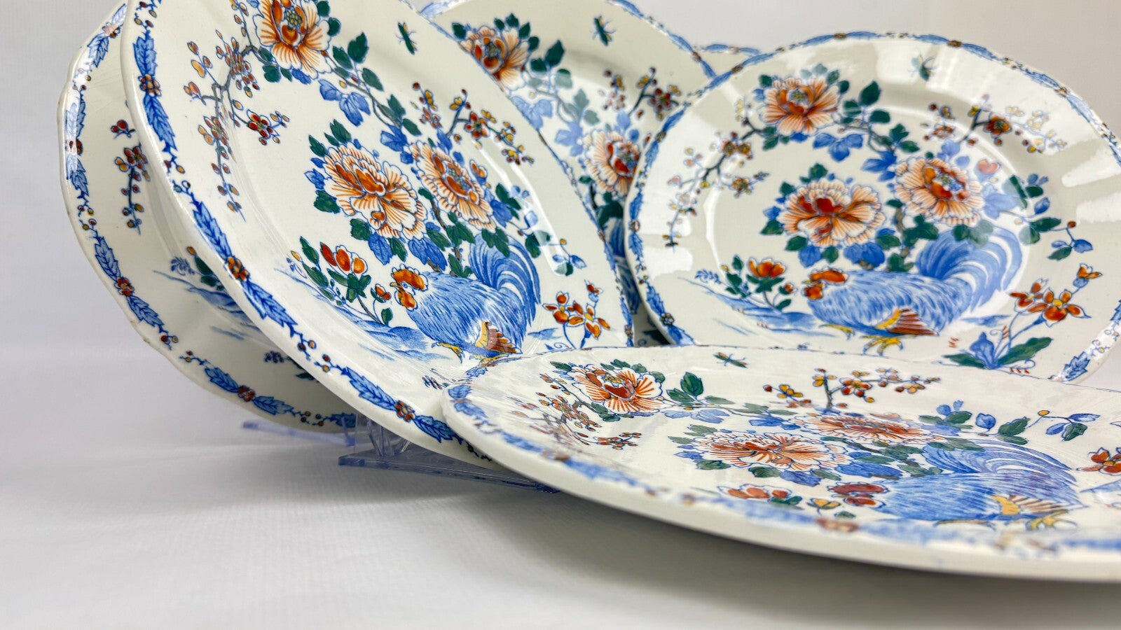 Gien 1875, suite de 6 assiettes plates Coq et pivoines