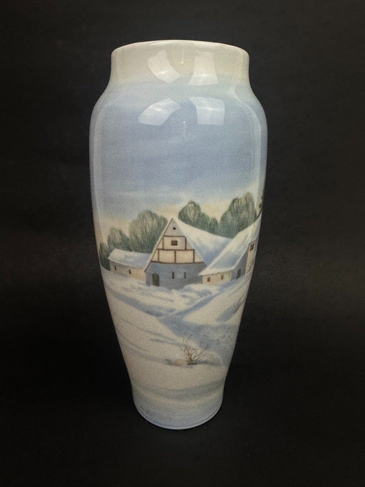 Vase en porcelaine de Copenhague, décor hivernal peint à la main, vers 1900-1920