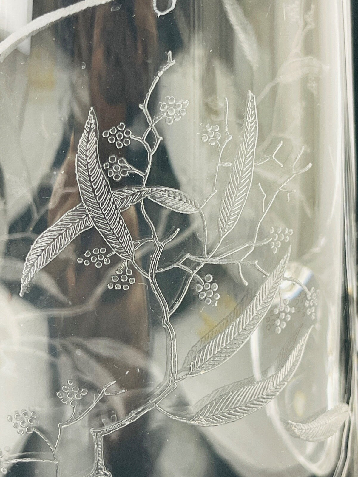 Broc à eau, pichet en cristal gravé Hyacinthe Cayla