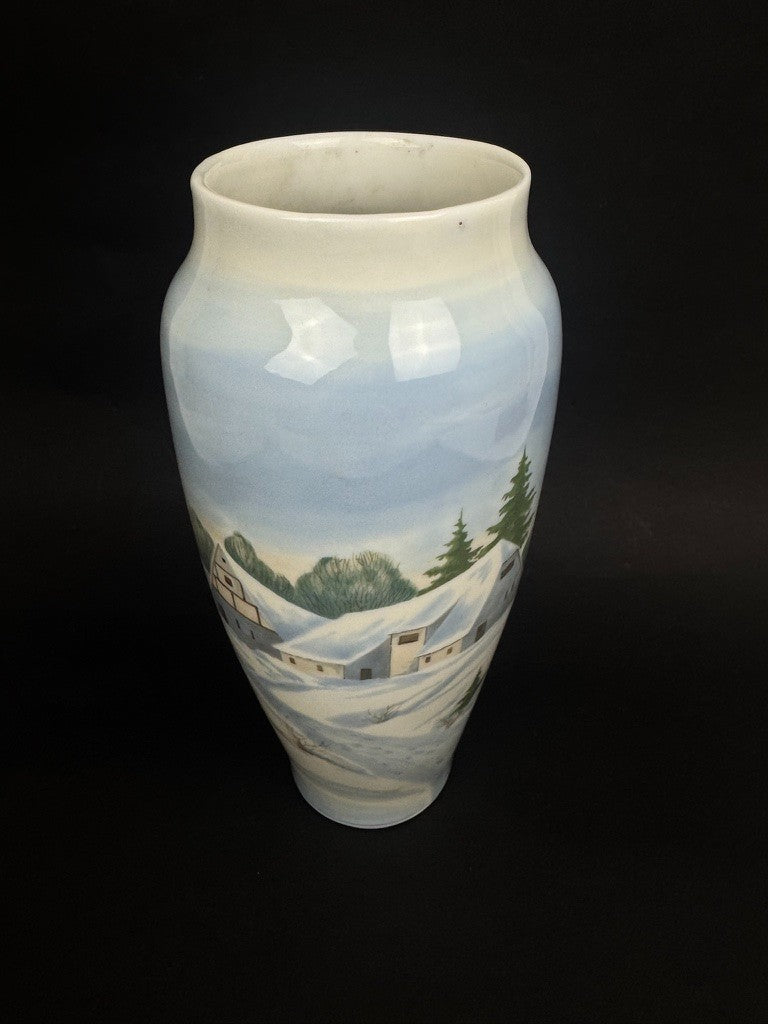 Vase en porcelaine de Copenhague, décor hivernal peint à la main, vers 1900-1920