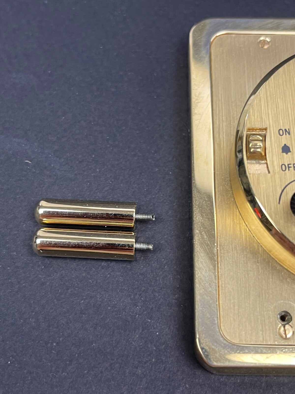 Réveil de bureau, de voyage quartz doré Vedette