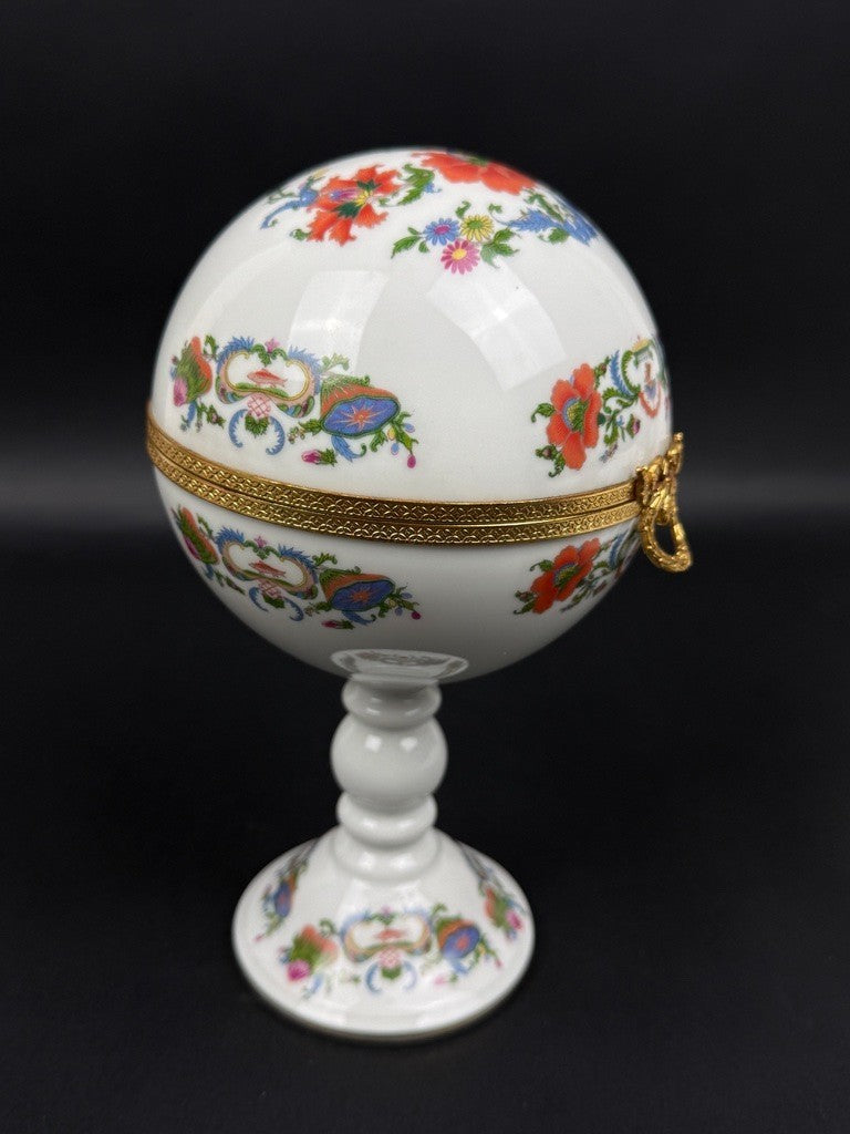 Raynaud, bonbonnière sur pied en porcelaine de Limoges