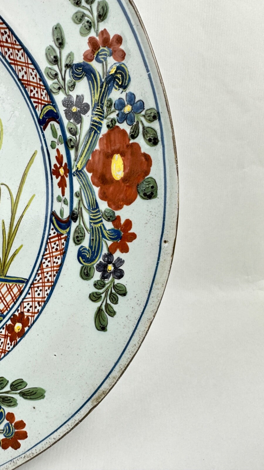 Grand plat en faïence de Delft Doré 18ème 35 cm