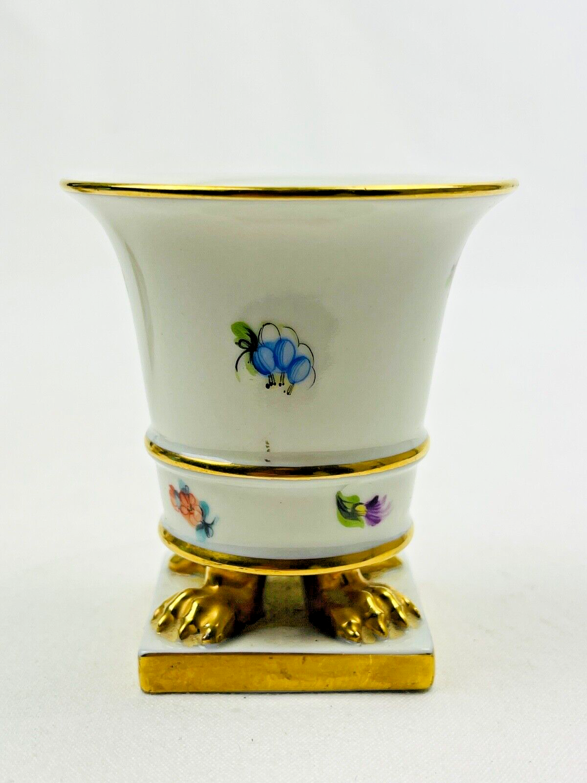 Paire de petits vases en porcelaine Herend