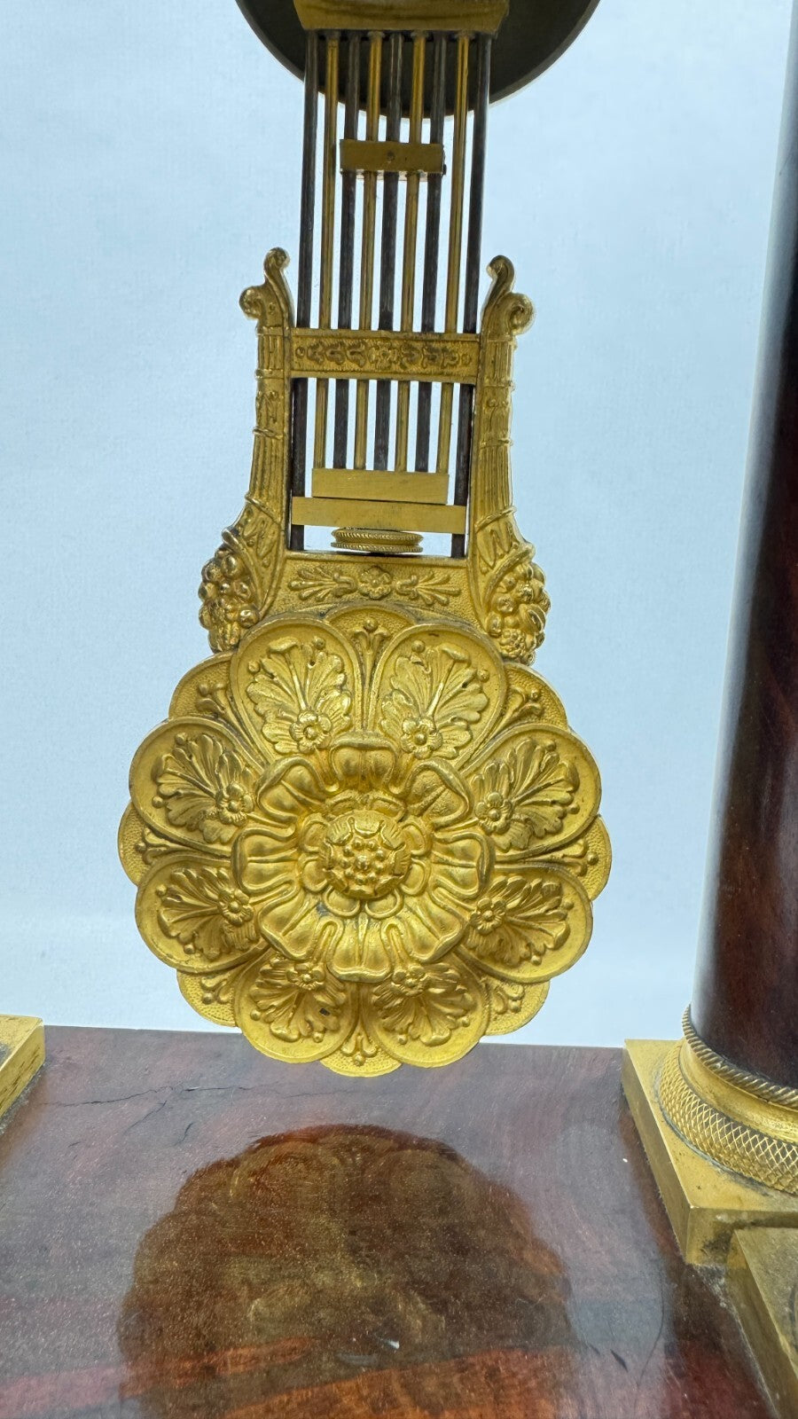Pendule portique en acajou époque Restauration