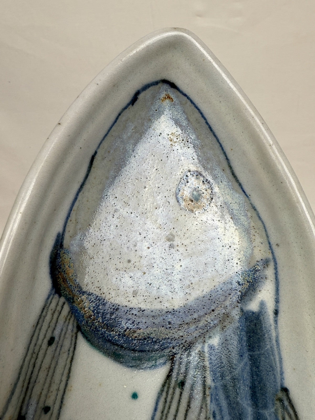 Grand plat à poisson à décor de saumon Highland stoneware Scotland