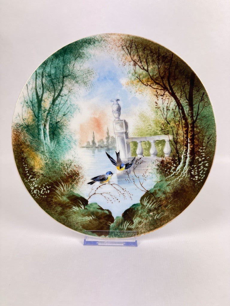 Assiette décorative peinte à la main - Décor oiseaux et paysage, Limoges - 23 cm