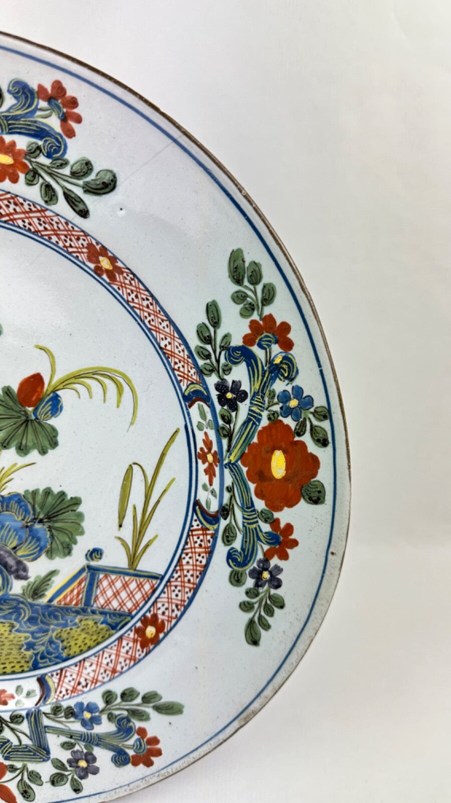 Grand plat en faïence de Delft Doré 18ème 35 cm