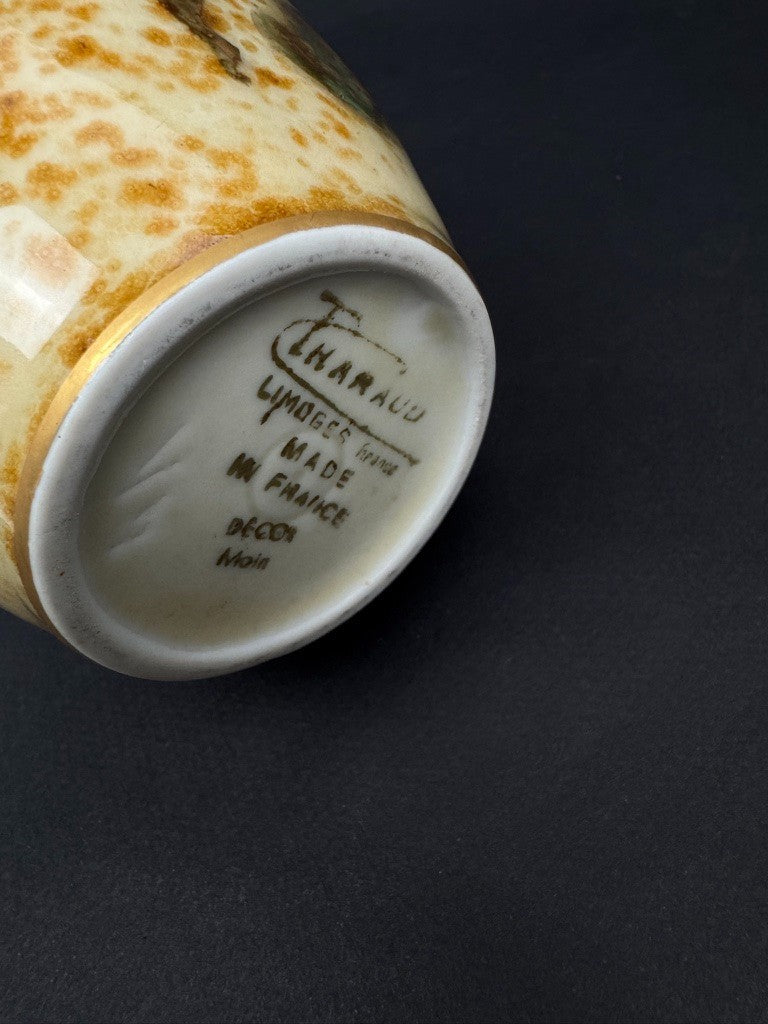 Vase n°9 manufacture Tharaud, vers 1950-1960, porcelaine brune aux feuilles