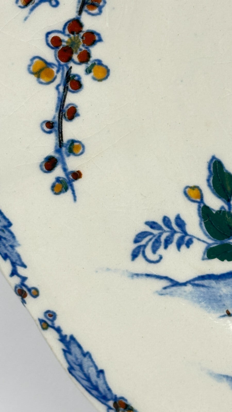 Gien 1875, suite de 6 assiettes plates Coq et pivoines
