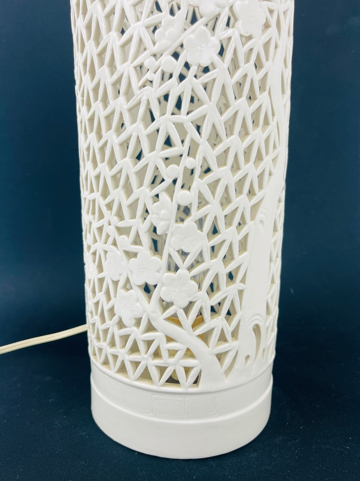 Lampe en porcelaine Blanc de Chine