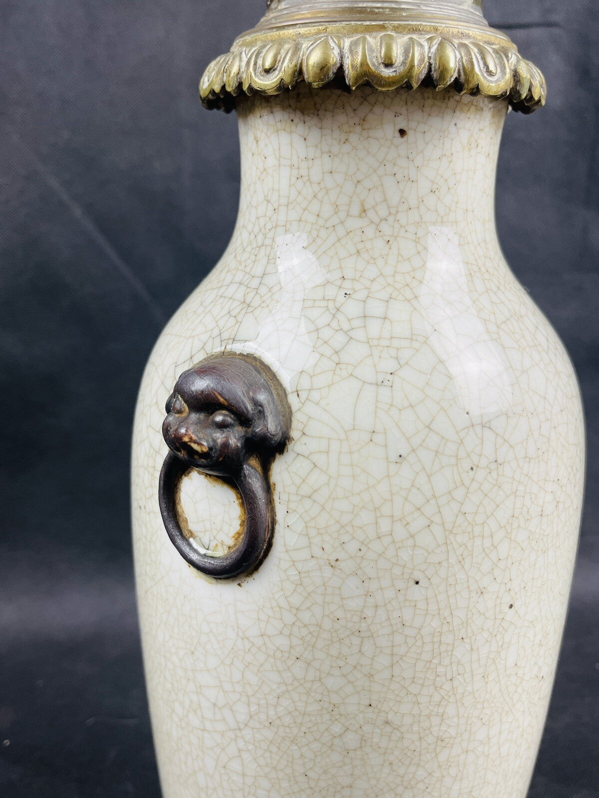 Pied de lampe en porcelaine craquelée de Chine