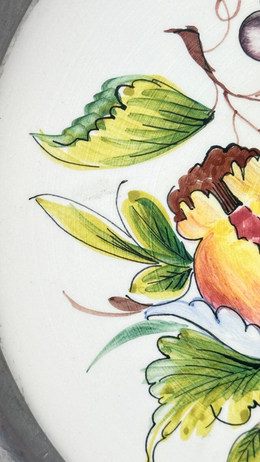 Assiette murale décorative faïence et étain aux fruits