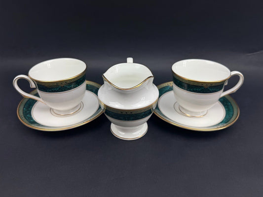 Lot 2 tasses à thé avec sous tasses et pot à lait Lenox Classic Edition USA