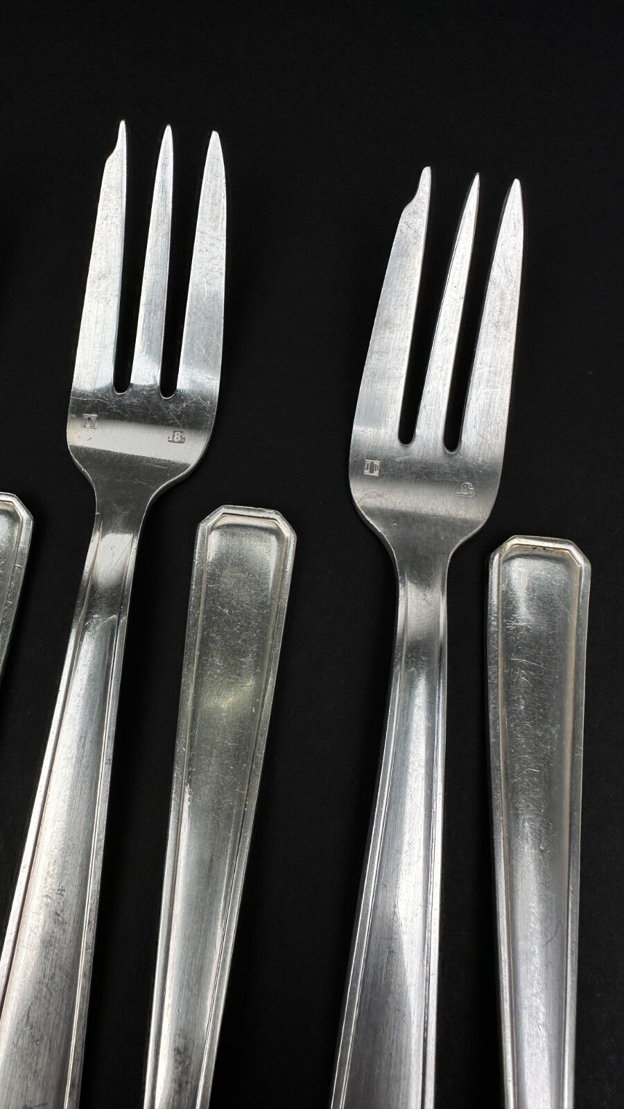 Série de 12 fourchettes à gâteau art déco