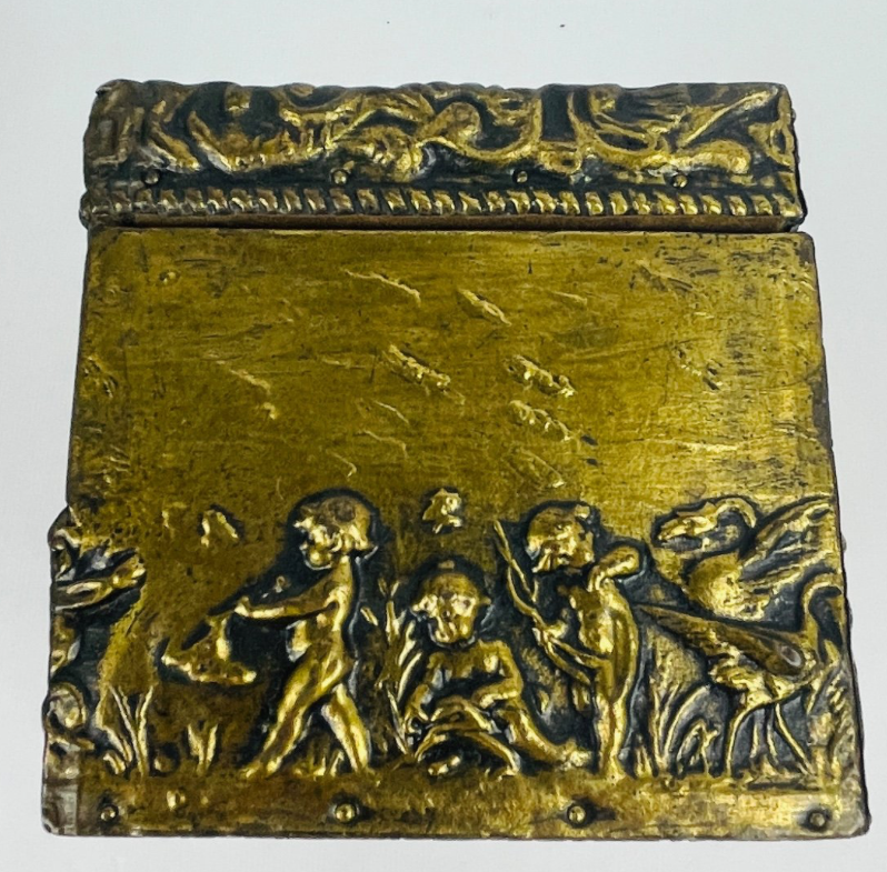 Boîte à Bijoux Ou Boîte à Gants, Bois Et Cuivre Repoussé