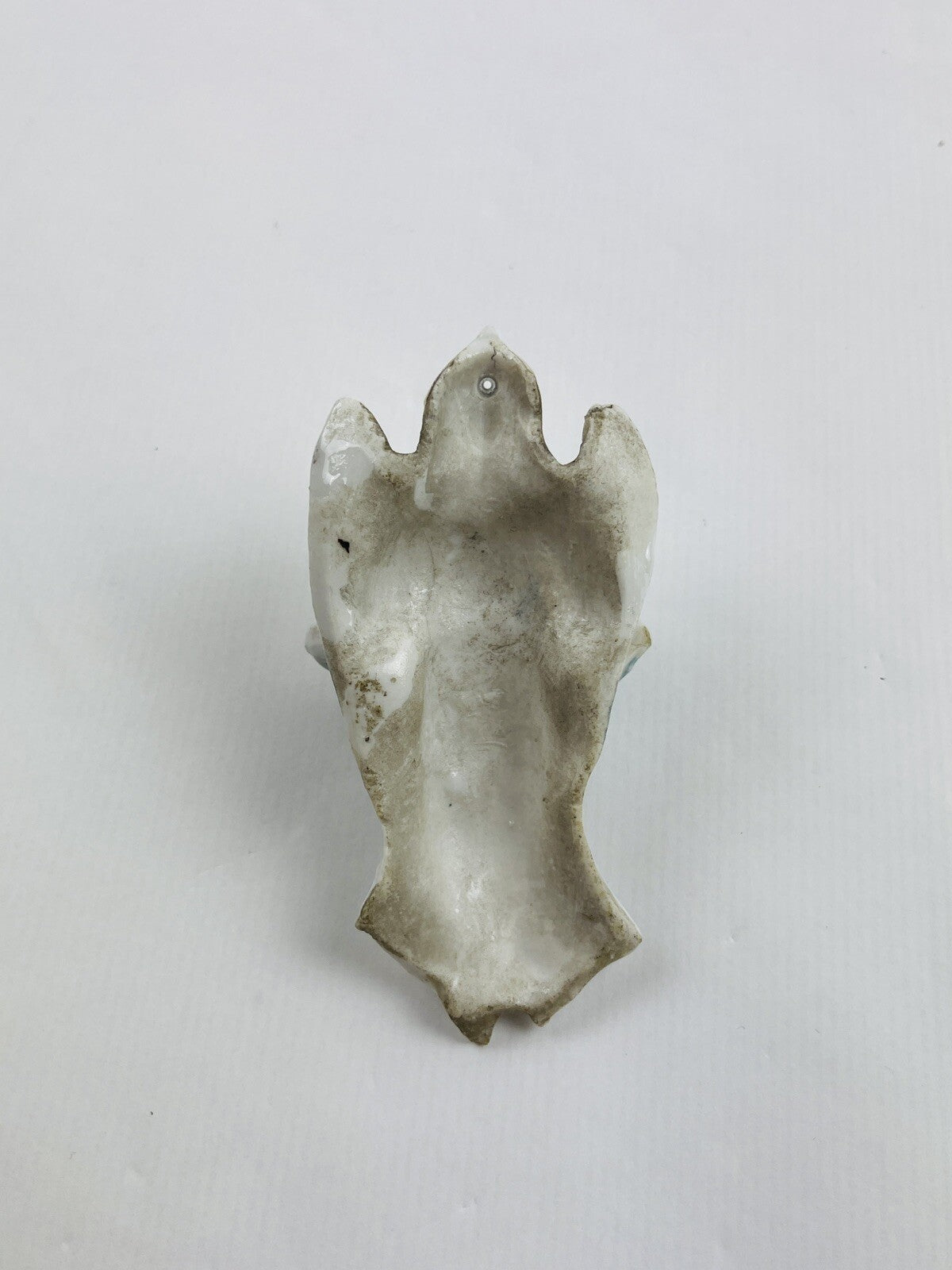 Petit bénitier de chevet 19ème en porcelaine de Paris, angelot