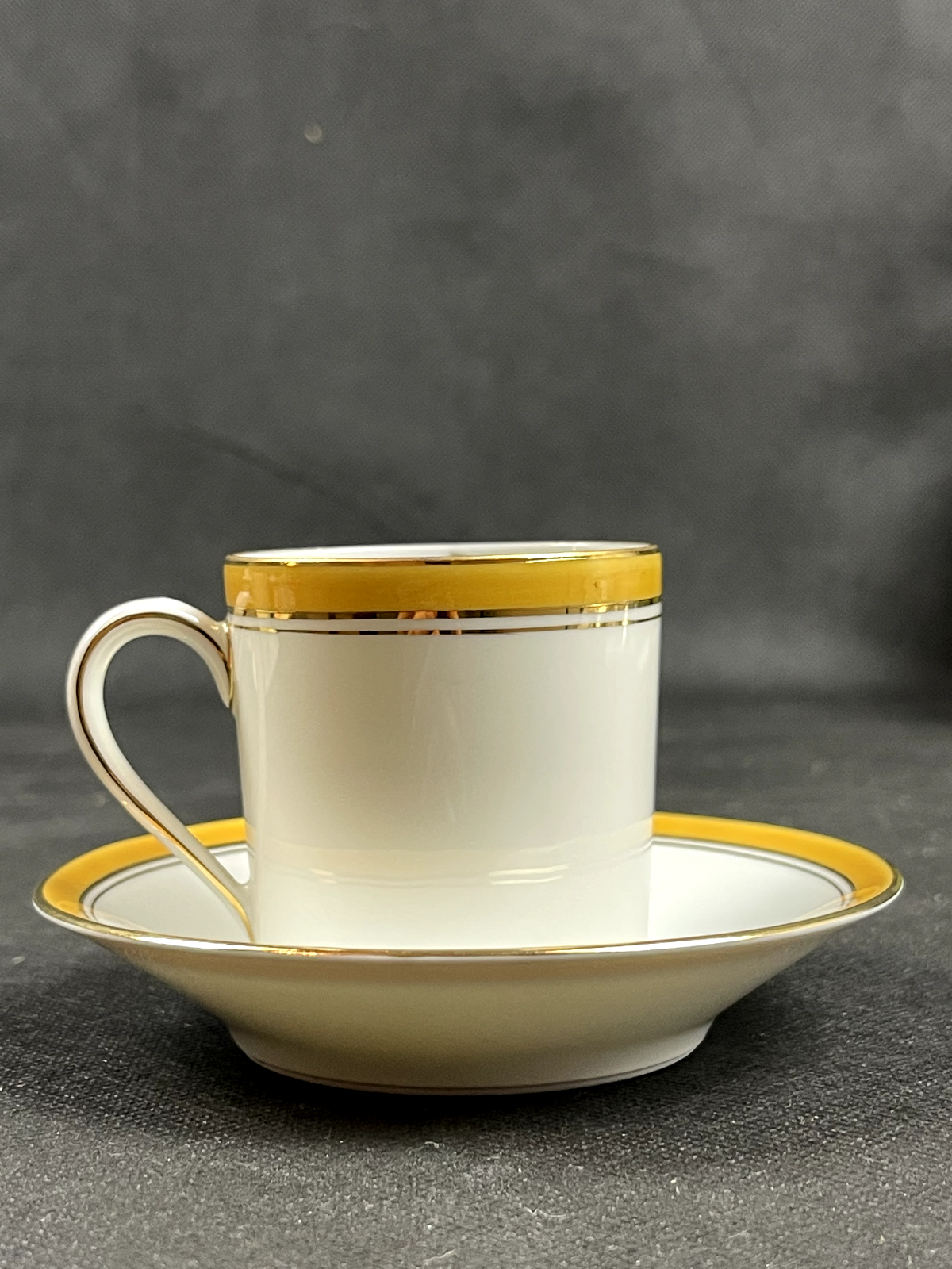 Tasse à café Haviland, modèle Ambassade Jaune